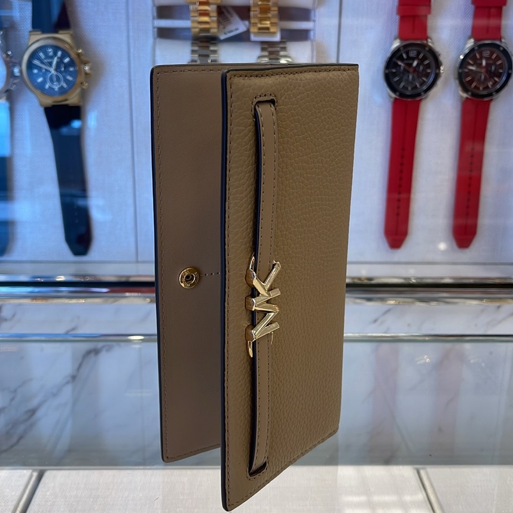 Michael Kors Reed Large Bifold Pebbled Leather Snap Wallet Card Case 
Camel 
NWT - Picture 14 of 16